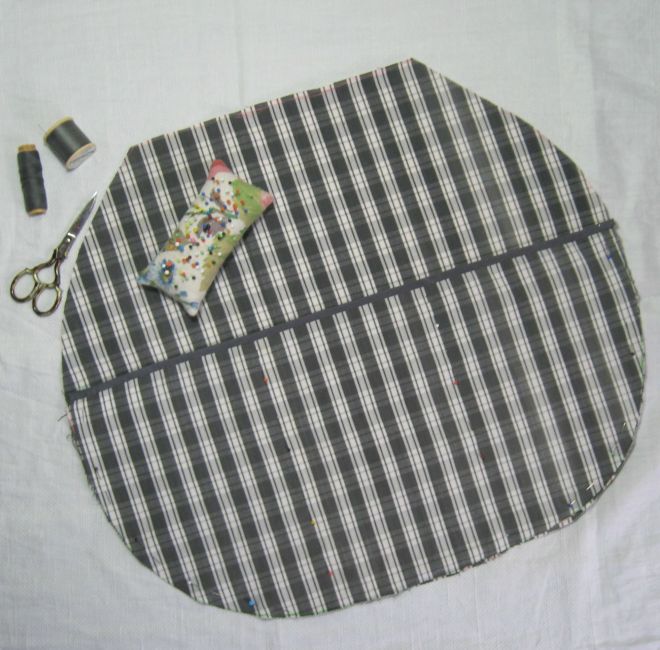 pin the pocket section to the lining